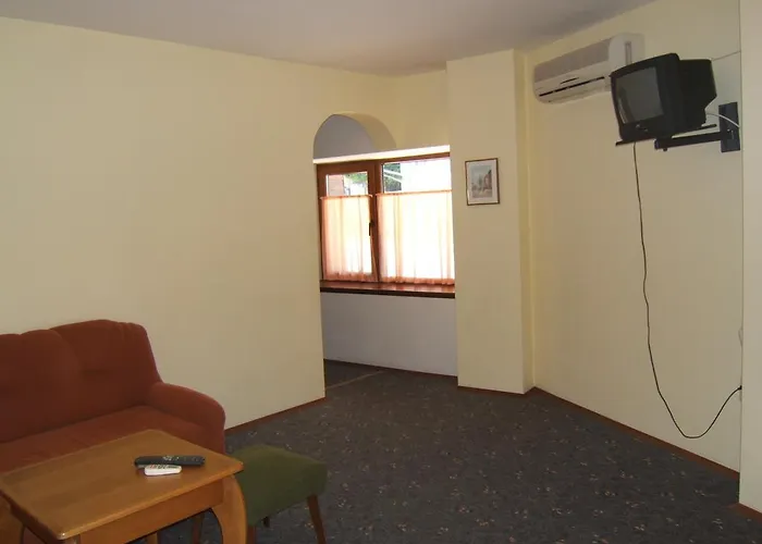 Regina's Πανσιόν