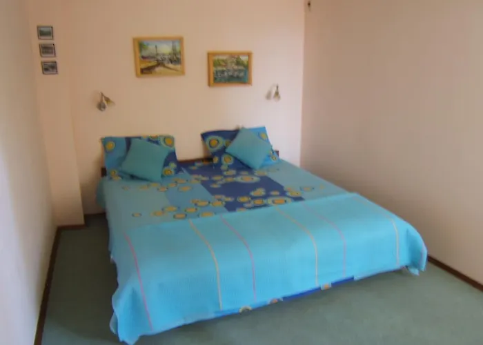 Regina's Πανσιόν 3*