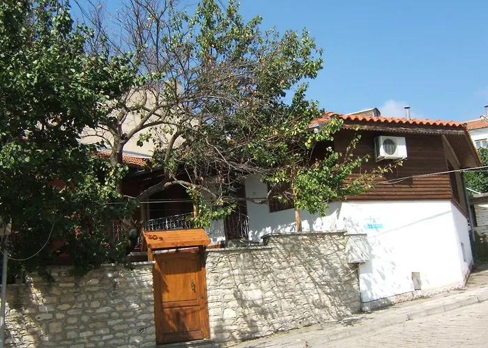 Regina's Πανσιόν 3*